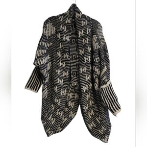 Taylor & Sage Black and Cream Knit Cardigan Sweater Size Small